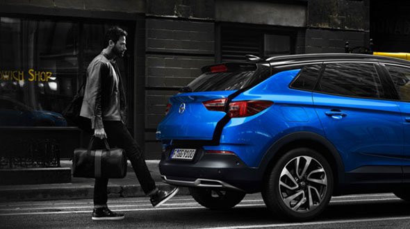 Opel Grandland Інтелектуальна система відкривання дверей багажника Opel Grandland Інтелектуальна система відкривання дверей багажника