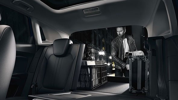 Opel Grandland Більше простору під час подорожей Opel Grandland Більше простору під час подорожей